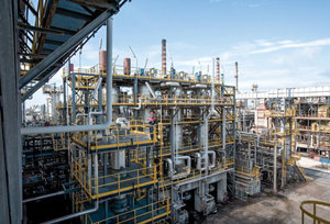 FIG. 1. The reaction section of the commercial demonstration plant at the Eni Taranto refinery.