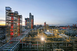 FIG. 4. A view of the complex at the Eni’s Sannazzaro refinery: the upgrading section (foreground) and the slurry section (background).